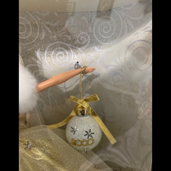 Celebration Barbie Special 2000 Edition - Picture 16 of 16